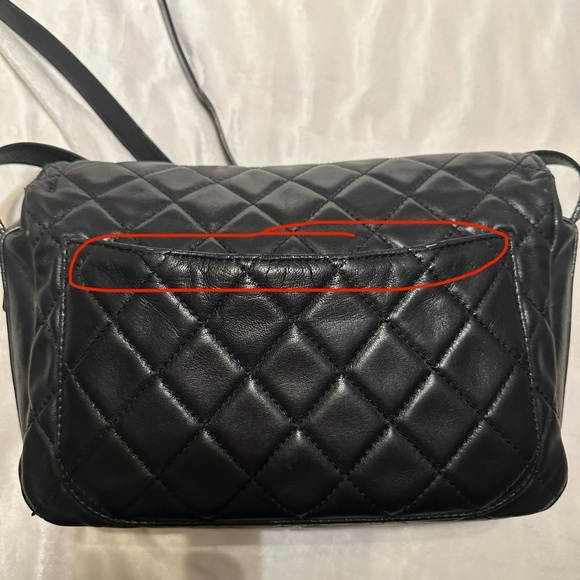 Chanel Classic Quilted Messenger - Black Lambskin with SHW - Entrupy ✅ - Picture 6 of 15